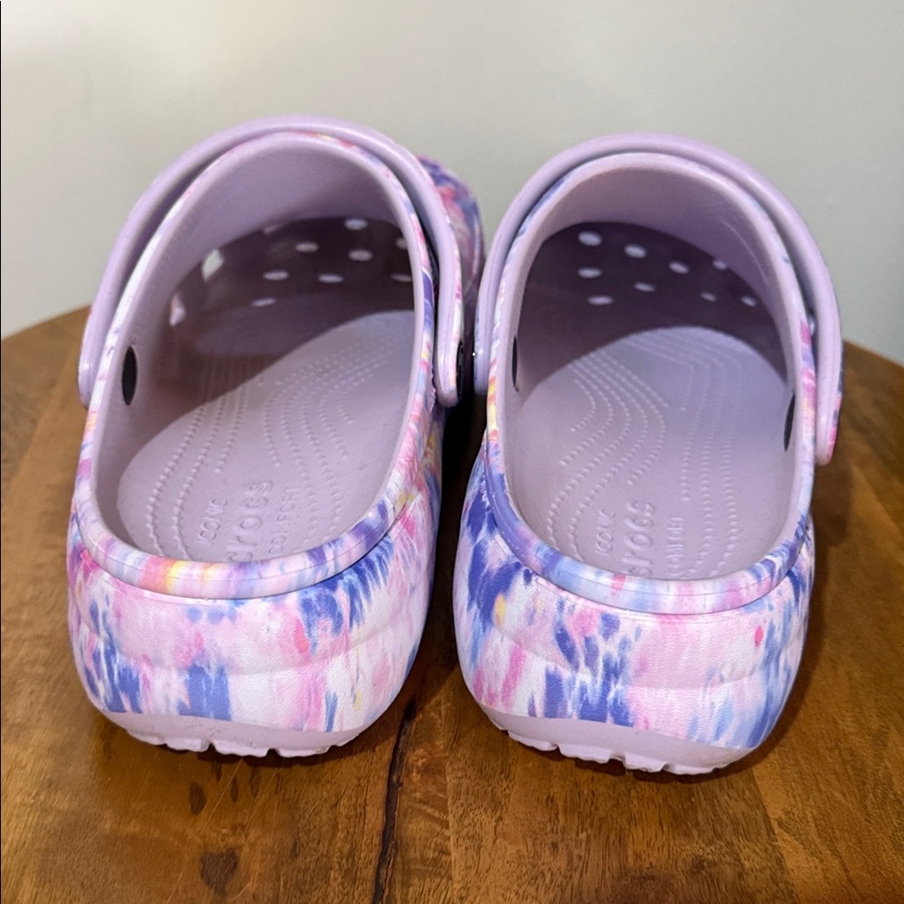 Classic Crocs - Picture 3 of 4